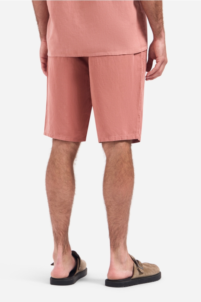 NO-EXCESS roze heren korte broek | Model achteraanzicht