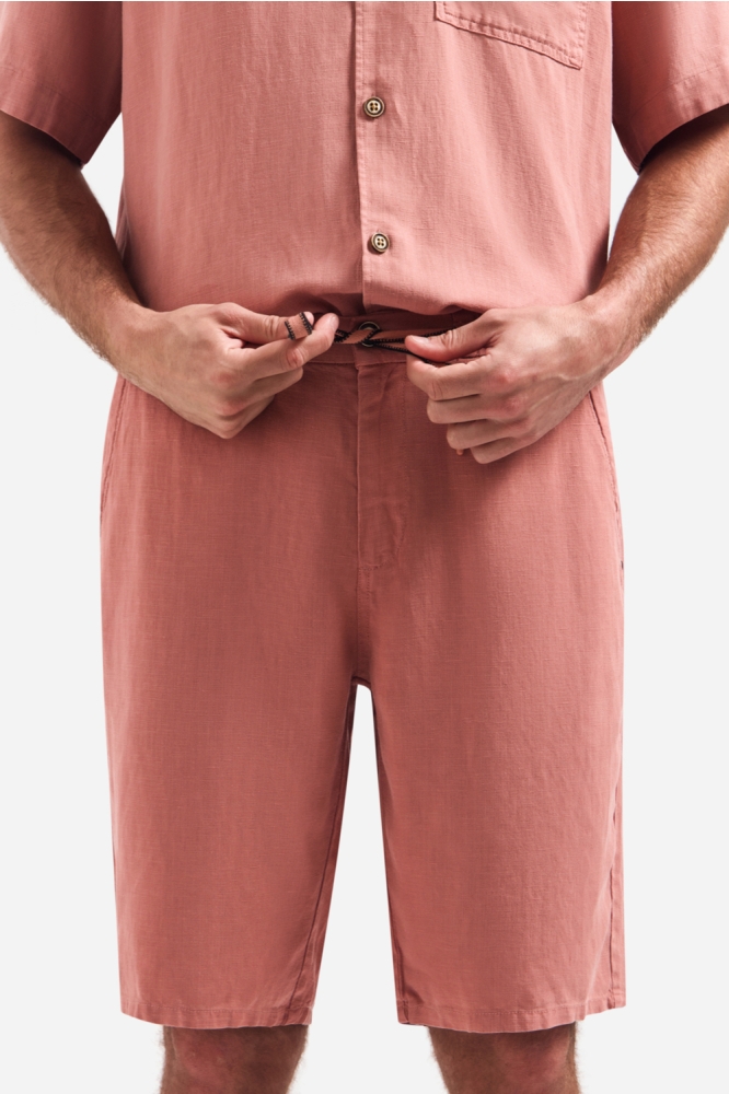 NO-EXCESS roze heren korte broek | Model vooraanzicht