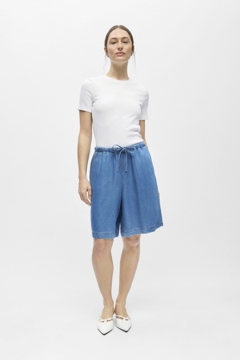 Object blauwe dames korte broek | Model