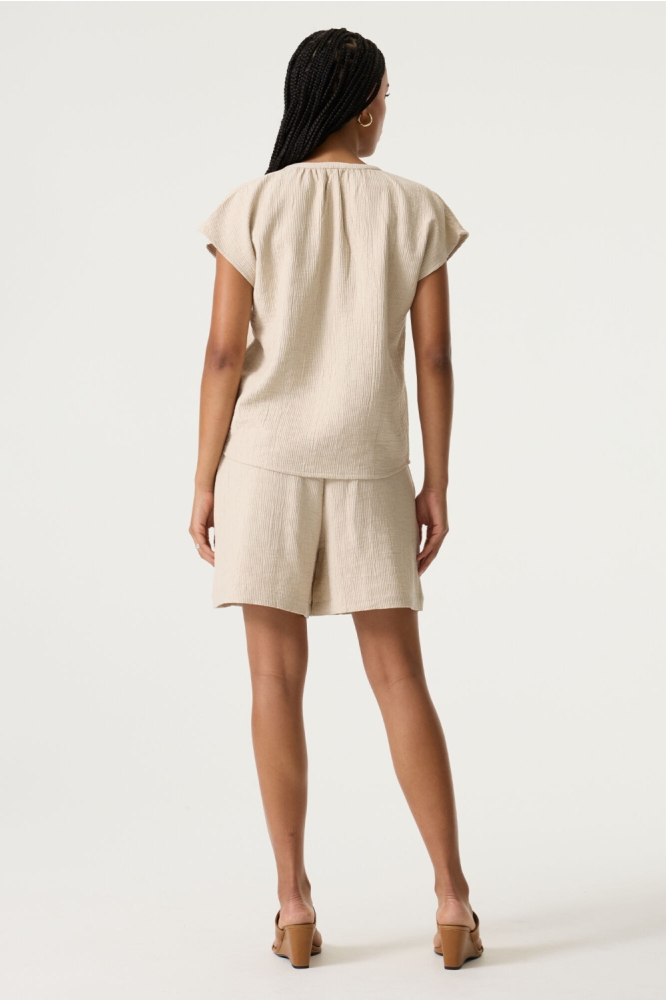 Garcia beige dames korte broek | Model achteraanzicht