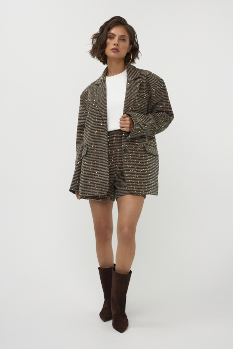 Studio Amaya groene dames korte broek | Model