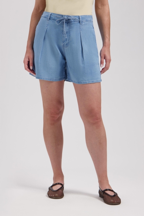 Lady Day blauwe dames korte broek | Model vooraanzicht