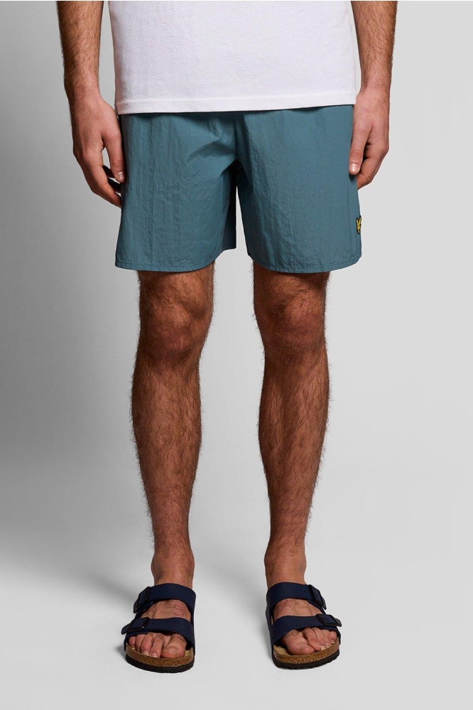 Lyle & Scott blauwe heren korte broek | Model vooraanzicht