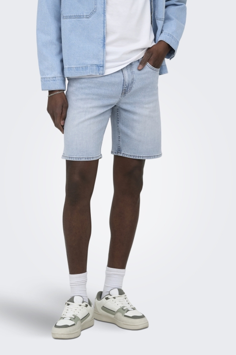 Only & Sons blauwe heren korte broek | Model vooraanzicht
