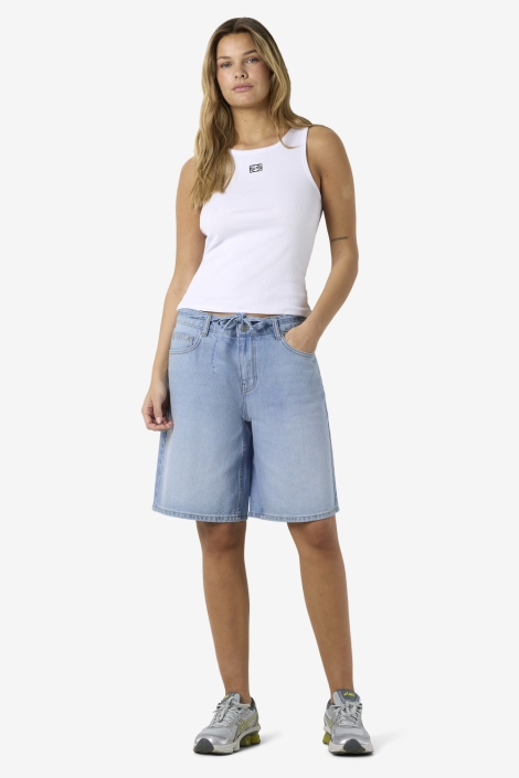 Noisy may blauwe dames korte broek | Model