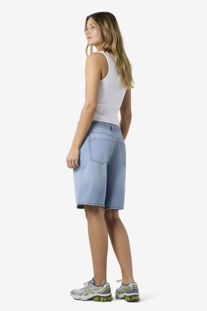 Noisy may blauwe dames korte broek | Model