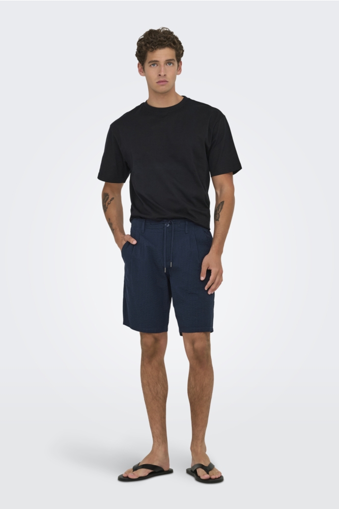 Only & Sons blauwe heren korte broek | Model vooraanzicht