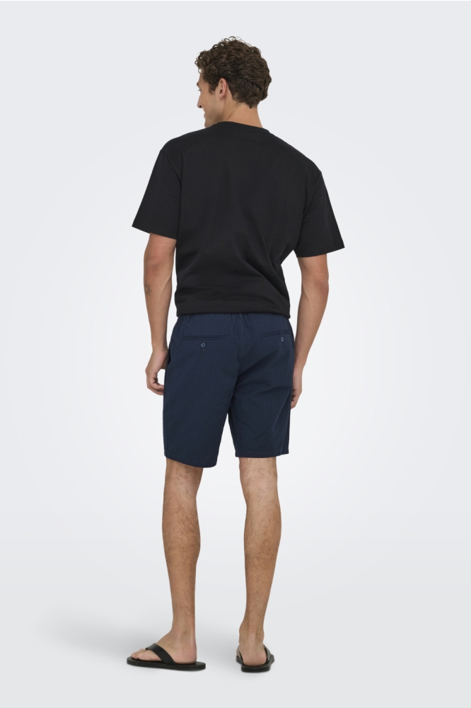 Only & Sons blauwe heren korte broek | Model achteraanzicht