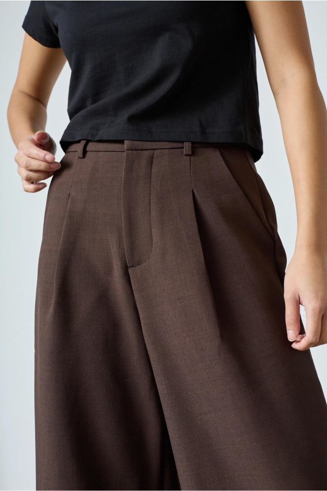 SisterS point bruine dames korte broek | Close up