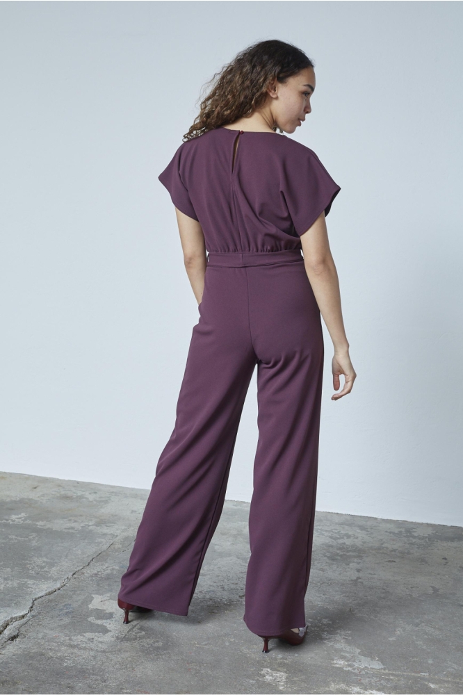 SisterS point bordeaux dames jumpsuit | Model achteraanzicht