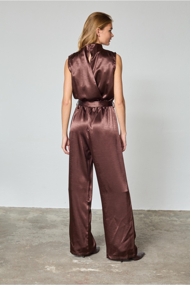 SisterS point bruine dames jumpsuit | Model achteraanzicht