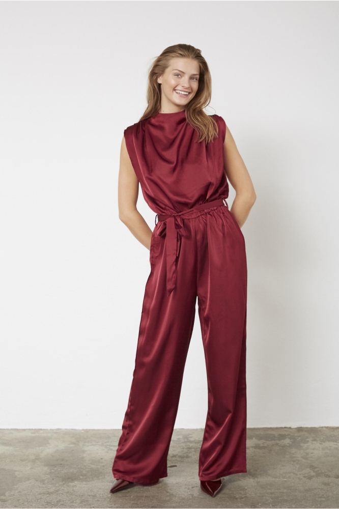 SisterS point bordeaux dames jumpsuit | Model vooraanzicht