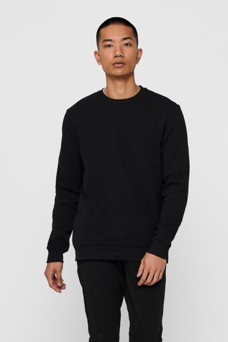 Only & Sons zwarte heren sweater | Model vooraanzicht
