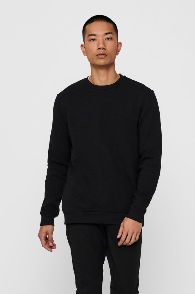 Only & Sons zwarte heren sweater | Model vooraanzicht