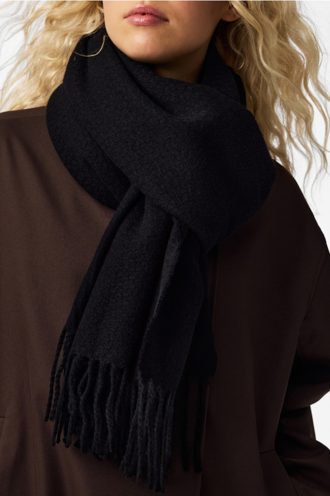 Pieces zwarte dames sjaal | Close up