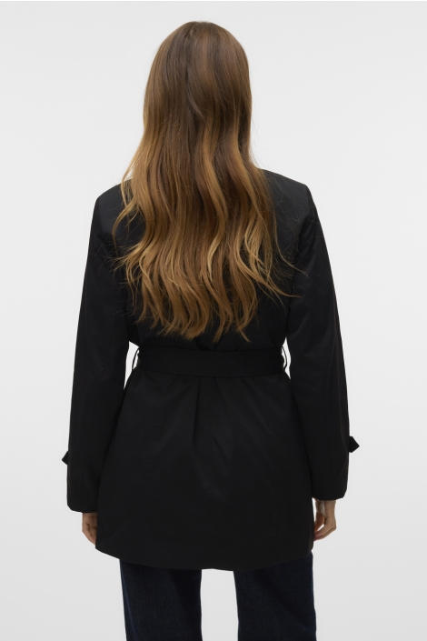Vero Moda zwarte dames jas | Model achteraanzicht