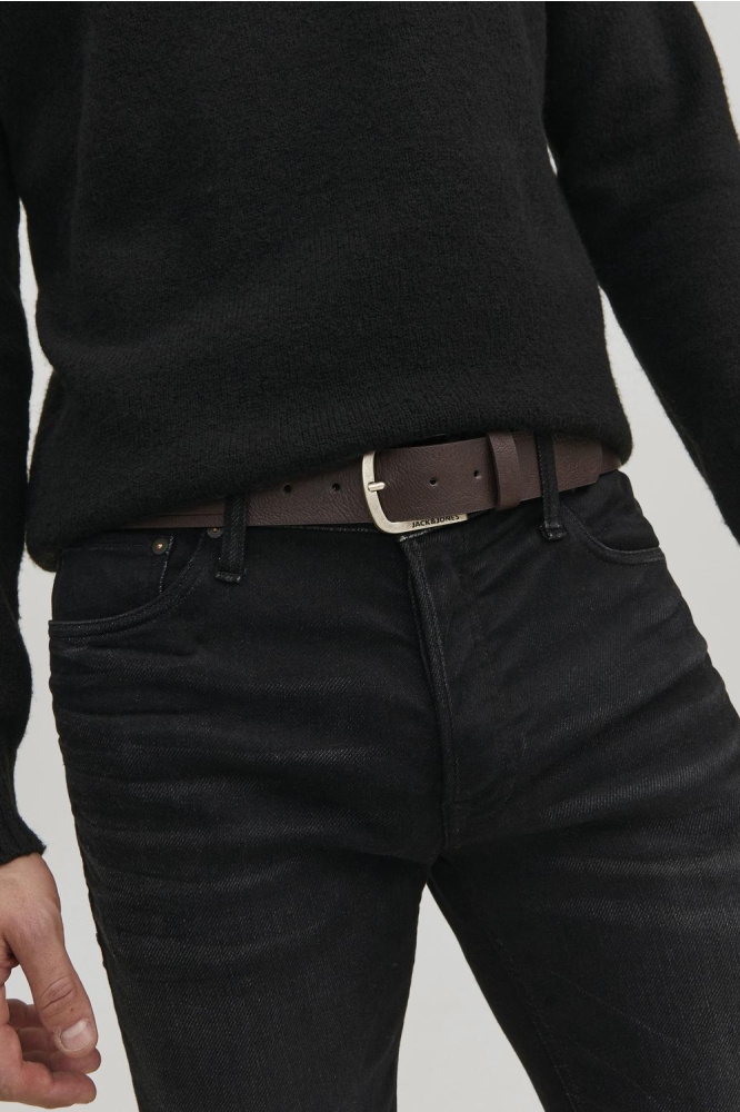 Jack & Jones bruine heren riem | Model vooraanzicht