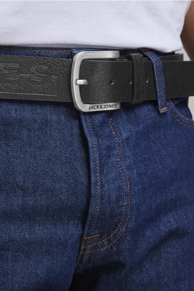 Jack & Jones zwarte heren riem | Model vooraanzicht