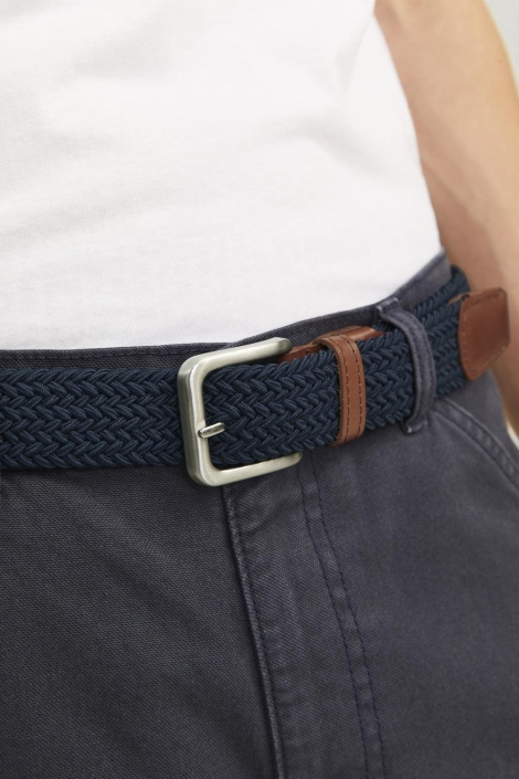 Jack & Jones blauwe heren riem | Model vooraanzicht