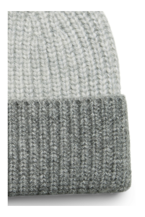 Pieces grijze dames accessoire | Close up