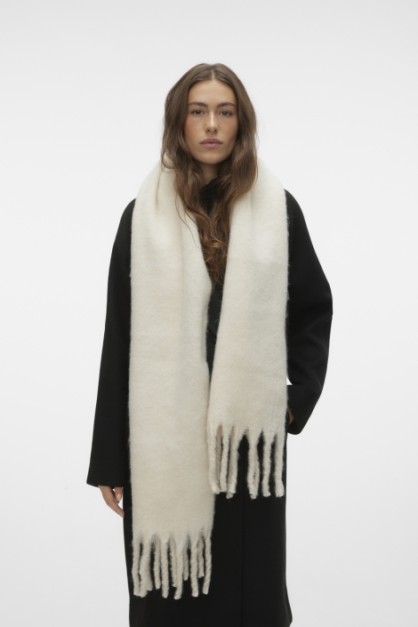 Vero Moda ecru dames sjaal | Model vooraanzicht