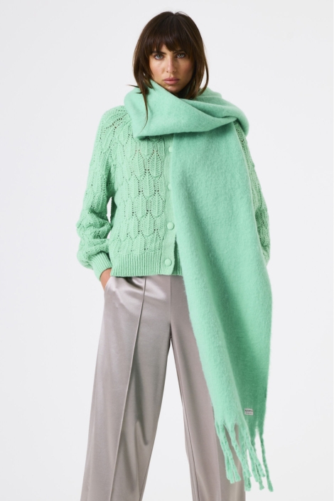 Garcia groene dames sjaal | Model vooraanzicht