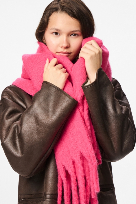 Pieces roze dames sjaal | Model vooraanzicht