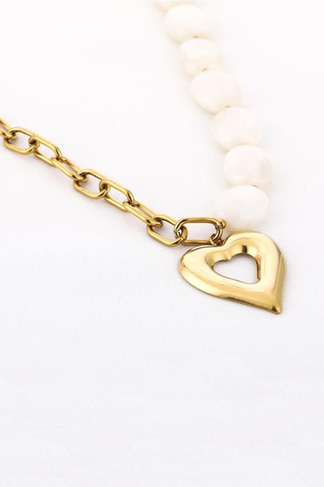 Touch beige dames sieraad | Close up