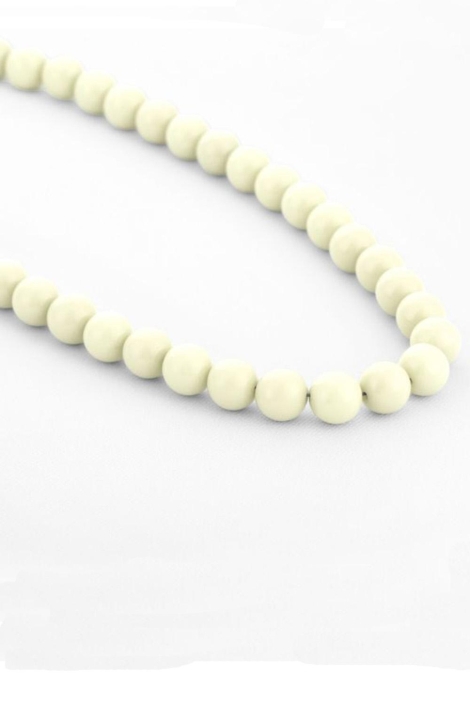 Touch witte dames sieraad | Close up