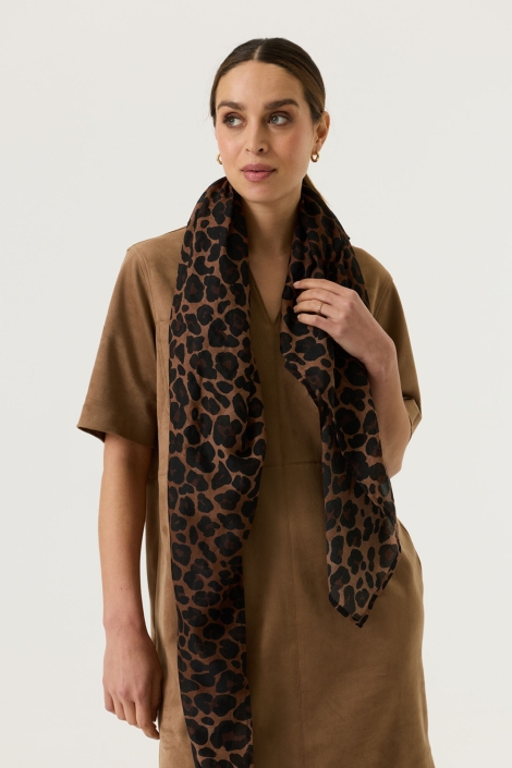Garcia camel dames sjaal | Model vooraanzicht