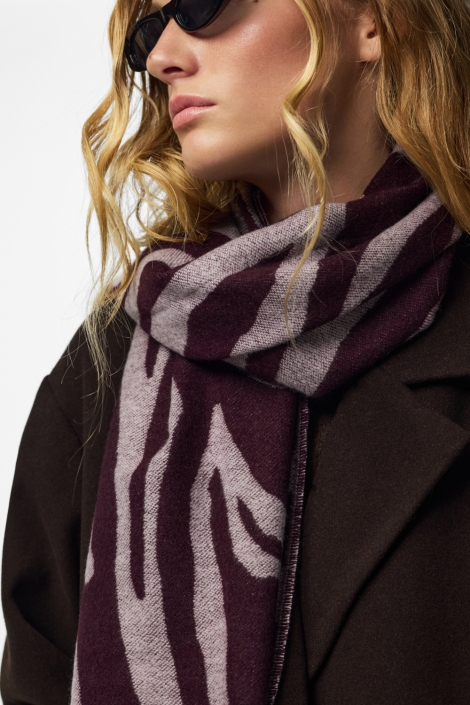 Pieces bordeaux dames sjaal | Close up