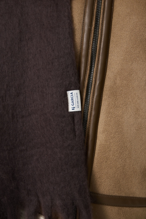 Garcia bruine dames sjaal | Close up