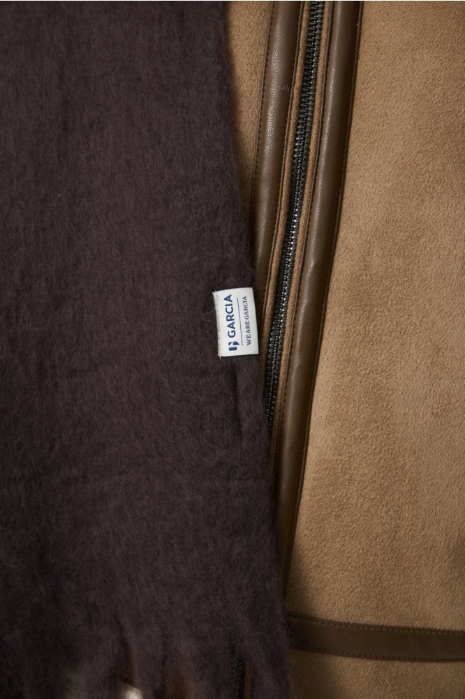 Garcia bruine dames sjaal | Close up