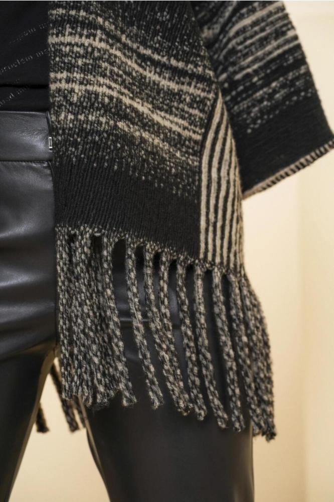 Geisha zwarte dames poncho | Close up