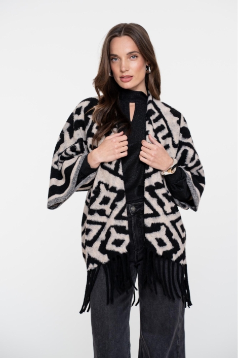 Geisha zwarte dames poncho | Model vooraanzicht