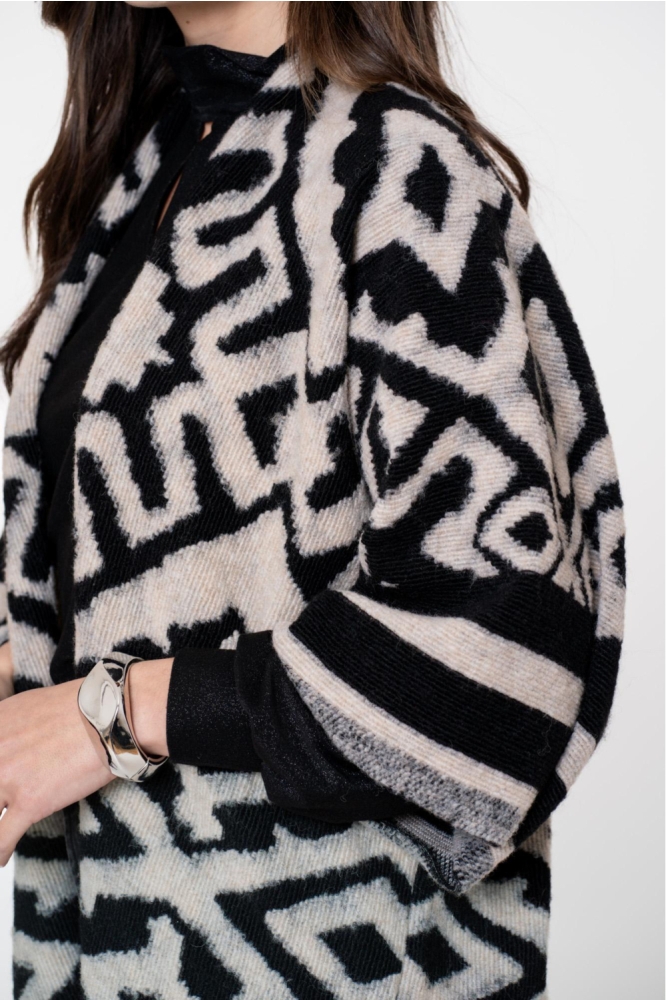 Geisha zwarte dames poncho | Close up