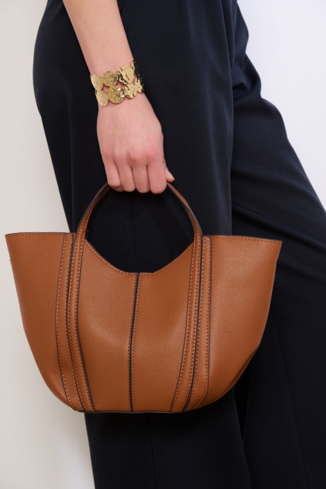 LolaLiza camel dames tas | Model vooraanzicht