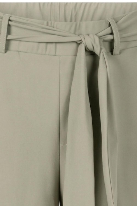 Zoso groene dames korte broek | Close up