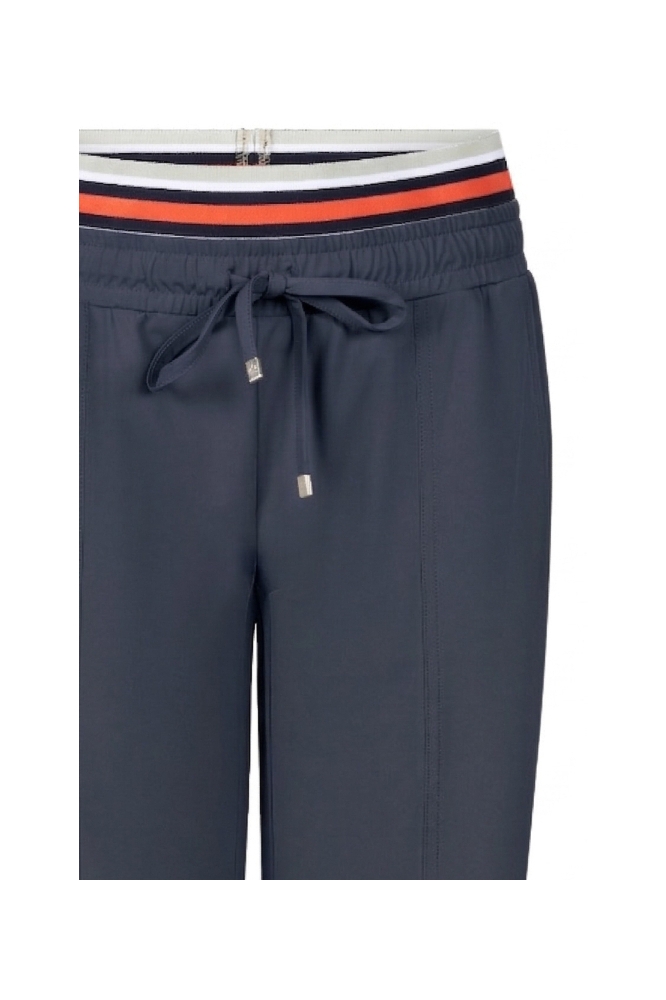 Zoso blauwe dames broek | Close up