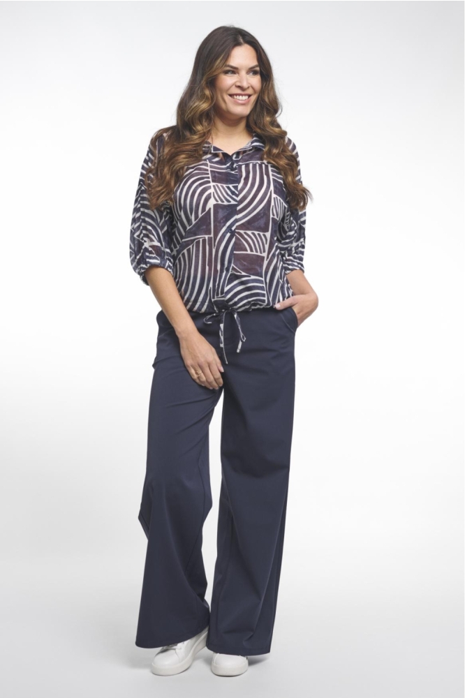 Zoso blauwe dames blouse | Model vooraanzicht