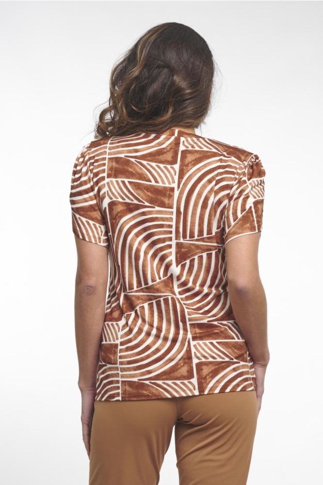 Zoso camel dames t-shirt | Model achteraanzicht