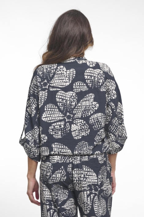 Zoso blauwe dames blouse | Model achteraanzicht