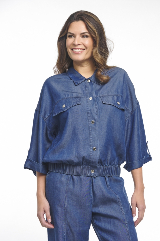 Zoso blauwe dames blouse | Model vooraanzicht