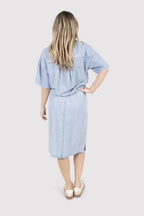 Zoso blauwe dames blouse | Model vooraanzicht