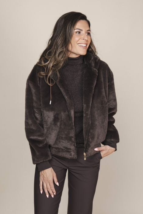 Zoso bruine dames jas | Model vooraanzicht