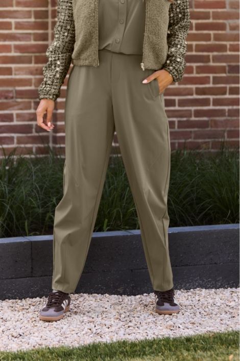 Zoso groene dames broek | Sfeerbeeld, In situatie