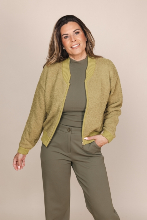 Zoso groene dames vest | Model vooraanzicht
