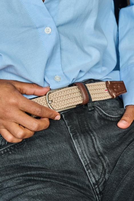 La Boucle beige heren riem | Model vooraanzicht