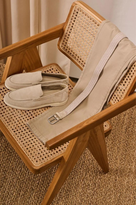 La Boucle beige heren riem | Model vooraanzicht