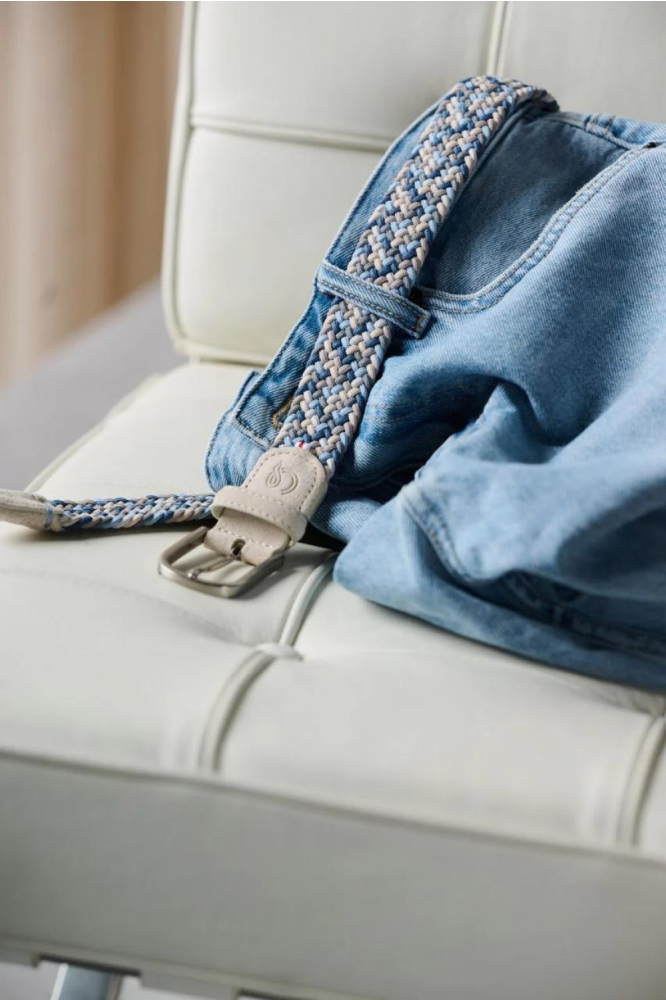 La Boucle blauwe heren riem | Model vooraanzicht